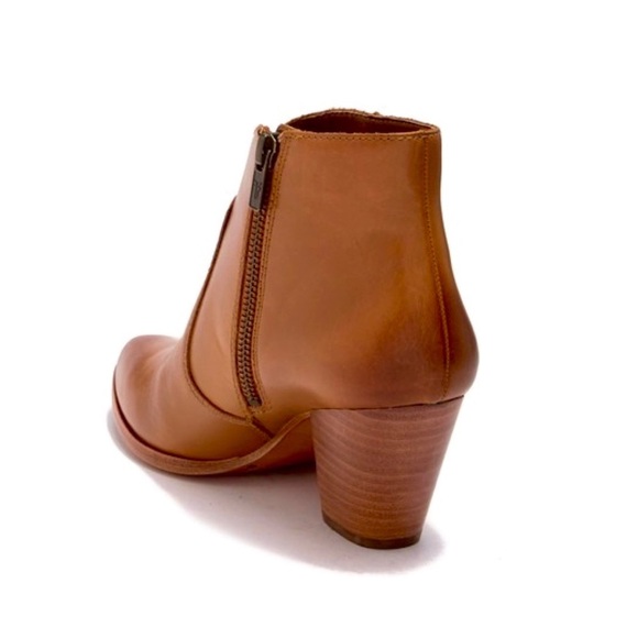 Frye Classic Jennifer Pointed Toe Ankle Bootie - Picture 8 of 15
